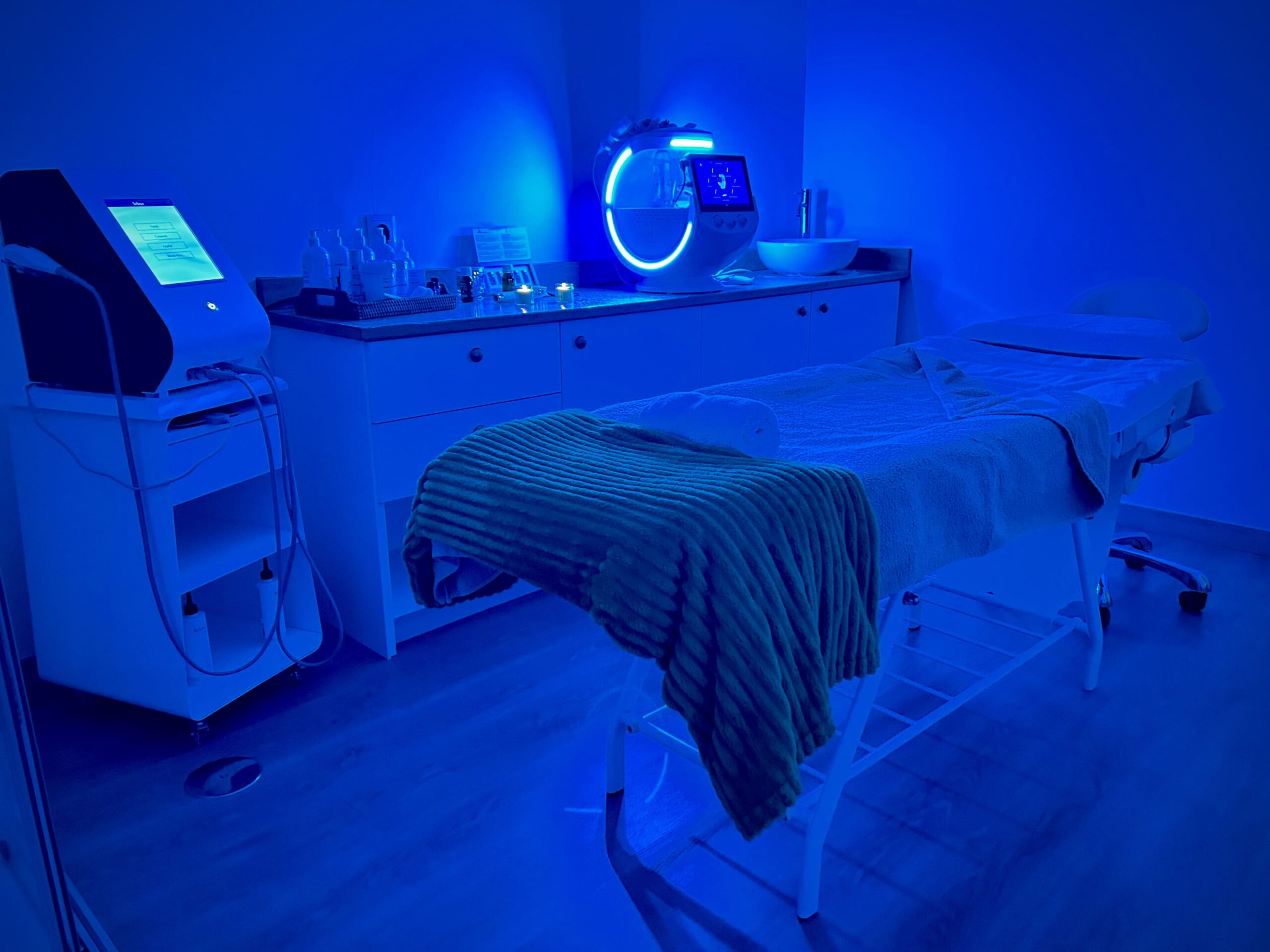 Sala masaje oscura Centro de Estetica Avanzada Aranzazu Diaz